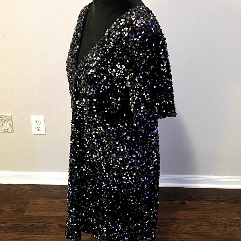 Alex Marie Black V-Neck Sequin Dress - Picture 3 of 6